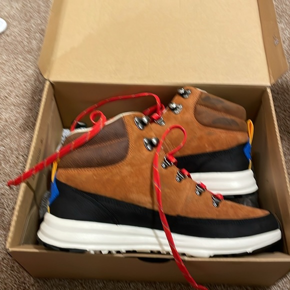 New in box men’s back to Berkeley NF size 8. - Picture 2 of 3